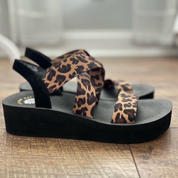 YELLOWBOX | Mellow Mat Animal print wedge sandals - Picture 7 of 7